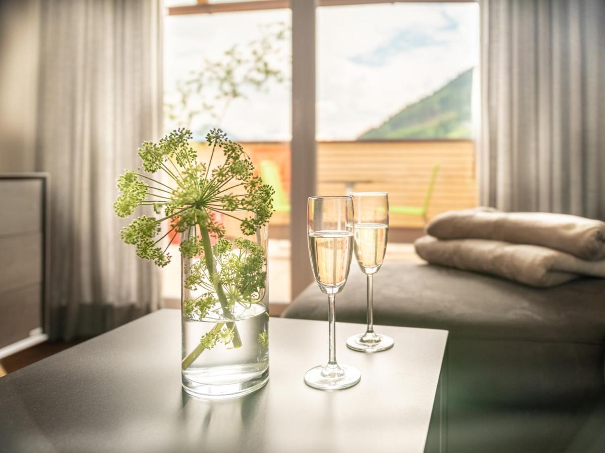 Der Sonnberg Alpinlodges - Apartments Mit Seeblick, Privater Sauna Und Self Check-In Zell am See Extérieur photo