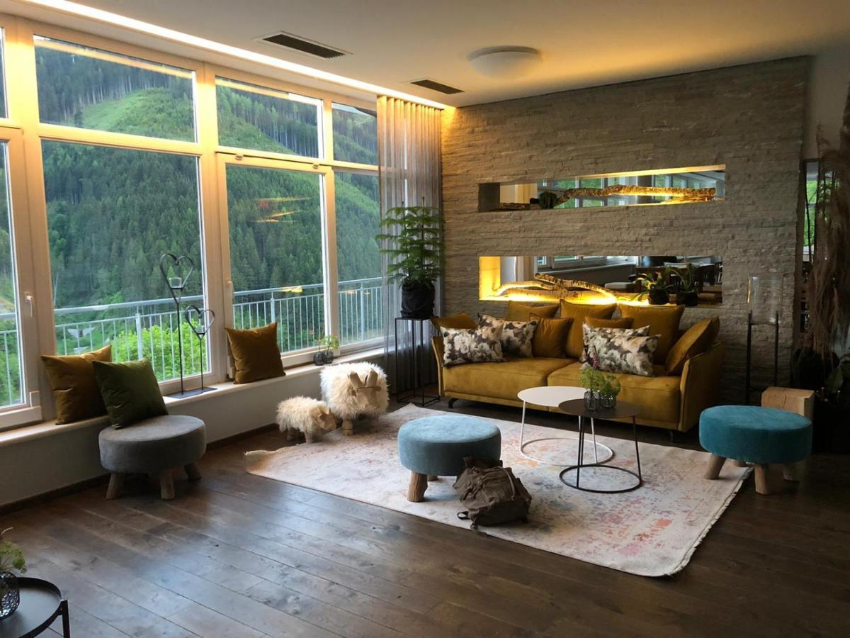 Der Sonnberg Alpinlodges - Apartments Mit Seeblick, Privater Sauna Und Self Check-In Zell am See Extérieur photo