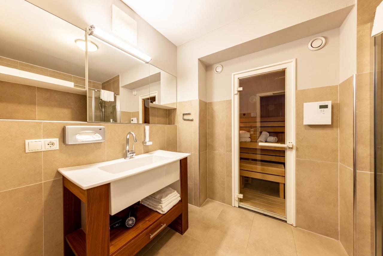Der Sonnberg Alpinlodges - Apartments Mit Seeblick, Privater Sauna Und Self Check-In Zell am See Extérieur photo